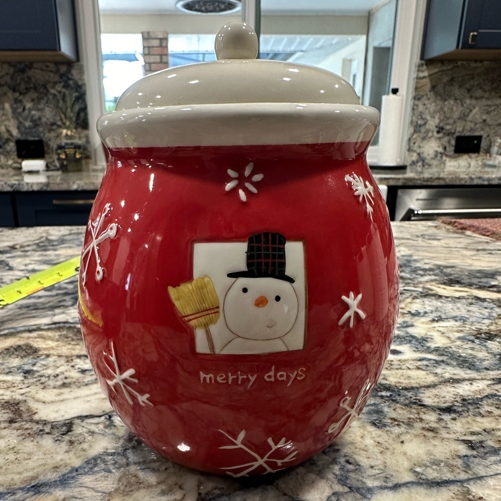 Nwt hallmark Christmas cookie jar